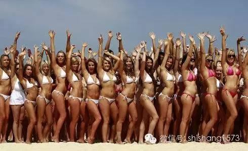 超赞！1010 名穿着比基尼泳装的美女