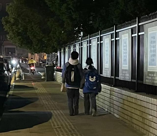 16岁花季少女校园捅死男孩！早恋的悲剧?真相是什么?