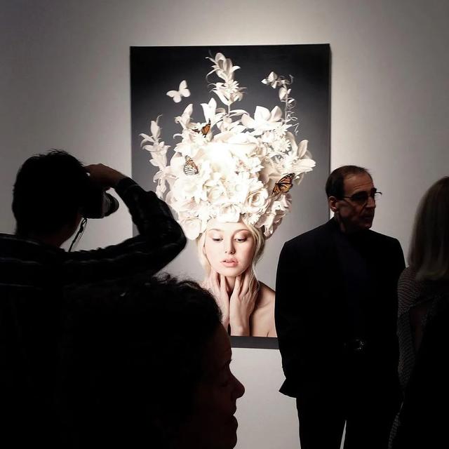 美女超“变态”写实技法，画少女人体很逼真！冷军看了都汗颜