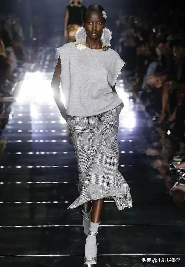 9名超模“黑美黑美”,有的面孔精致,有的是“十头身”美女