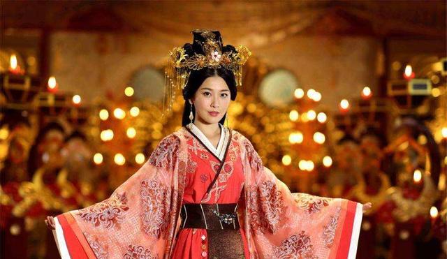 历史上第一个称帝的女性,被处以腰斩的极刑,备受凌辱而死