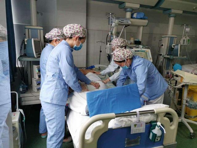 19年北大美女服药自杀，大尺度聊天记录流出，学长男友：她不干净