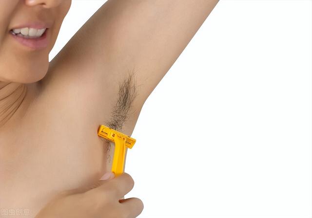 为何有的女人腋下“黑乎乎”，有的却“光秃秃”，看完涨知识了