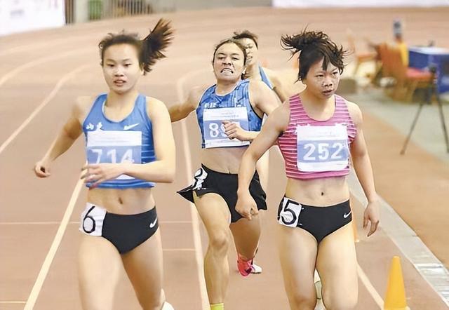 比中国队快6秒58！荷兰天才少女打破41年世界纪录，实力自成一档