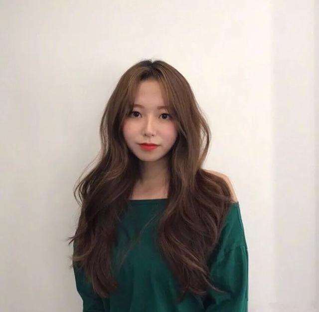发型｜脸大的女生，适合什么样的刘海？