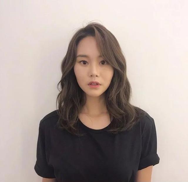 发型｜脸大的女生，适合什么样的刘海？