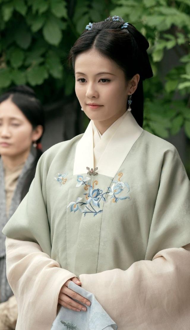 盘点进入娱乐圈的10位女网红：白鹿踏实认真，赵露思俏皮搞笑