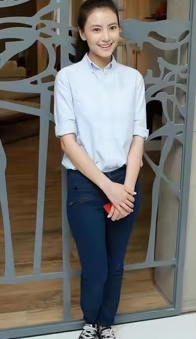 6位身材颜值不对等的女星：看脸风情万种，身材却干瘪成硬伤