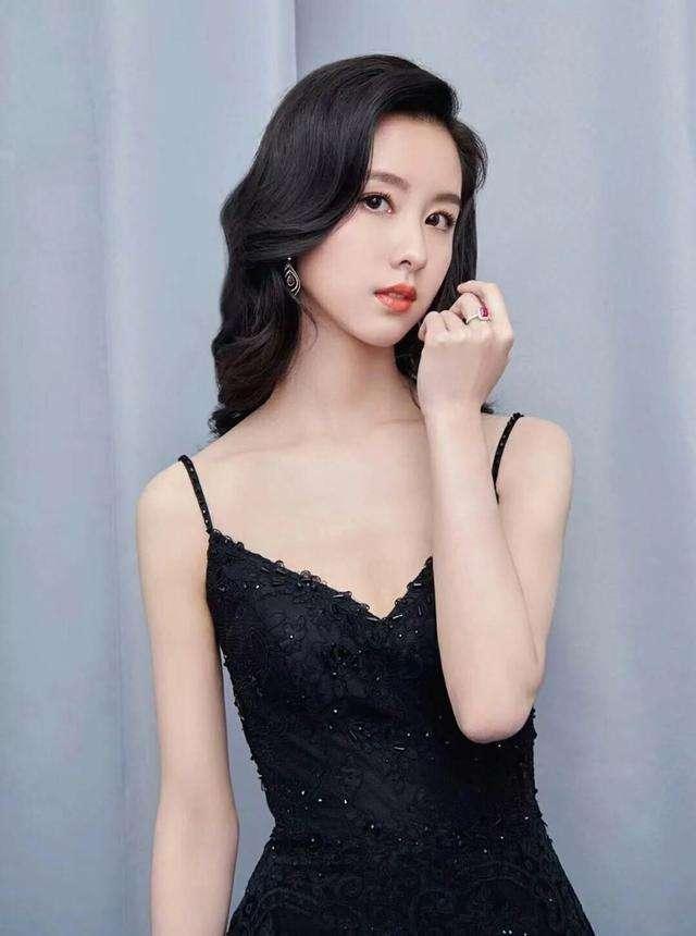 盘点进入娱乐圈的10位女网红：白鹿踏实认真，赵露思俏皮搞笑