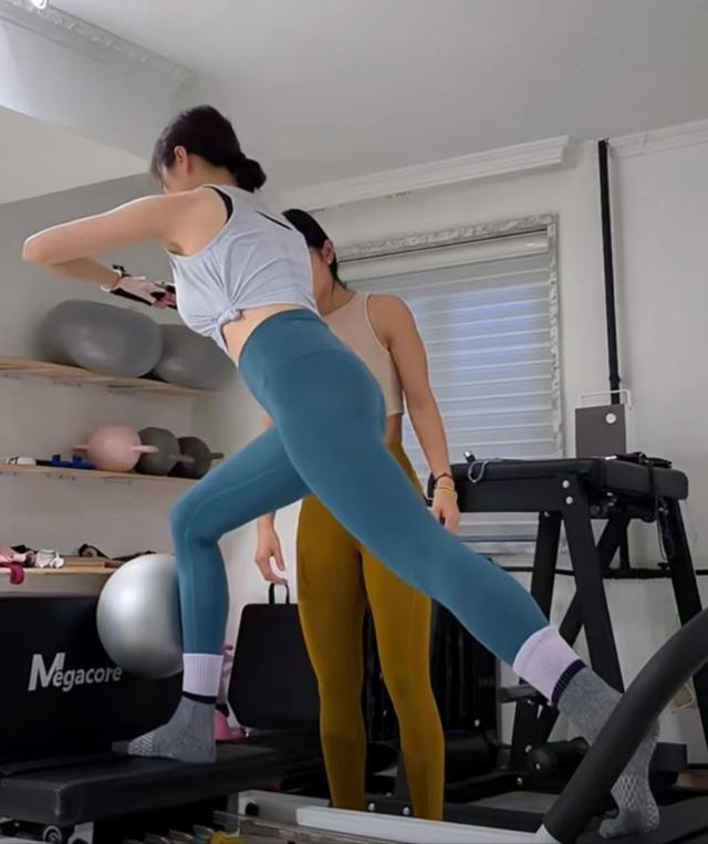 春天到!20位女明星秀好身材,水蛇腰蜜桃臀马甲线,状态集体回春