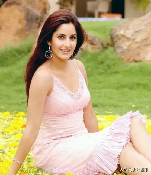 印度混血儿美女，风情万种，妩媚迷人