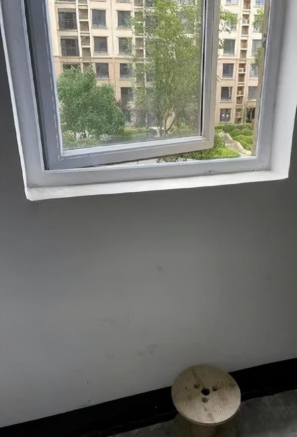 监控曝光！7岁女孩把4岁男童扔进深井：背后真相，令所有父母警醒