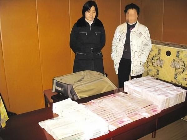 广东中山女书记一身“绝活”，丈夫为升官亲自准备“避孕套”