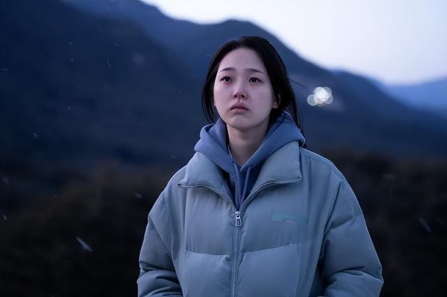 那个总是笑着的女孩，自杀了……