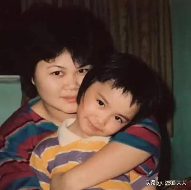 “双面玉女”阿娇的幻灭史：外表清纯，内心疯狂，身边男人不断