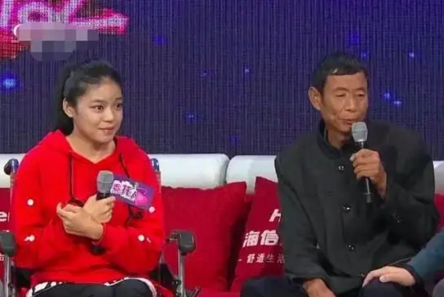 1997年辽宁35岁男子捡到“云朵女婴”，24年过去，她像鲜花一样美