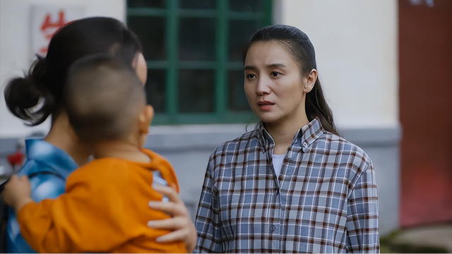 人世间7： 小寡妇郑娟有何魅力，周秉昆为何宁愿喜当爹也不娶春燕