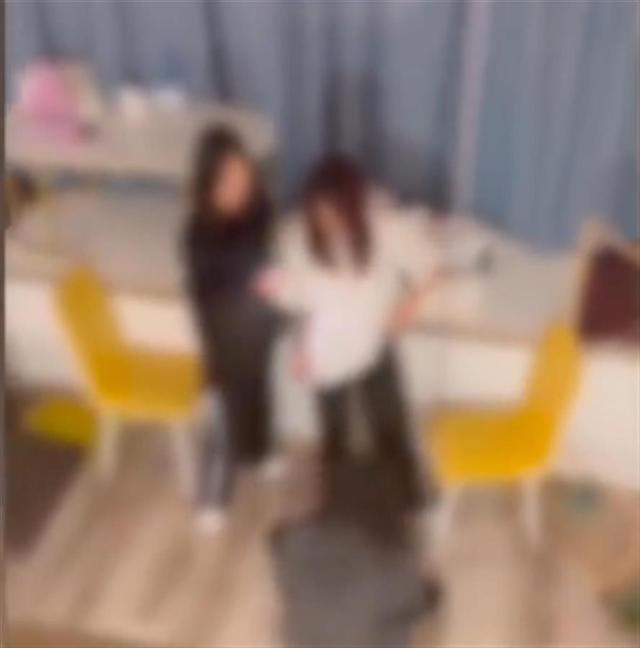 极目锐评┃14岁女生被同学欺凌逼喝不明液体？惩治校园欺凌，缺的不是法规