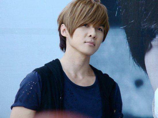 19岁搭档飞轮海，为音乐放弃演戏，今回归成TFBOYS老师？