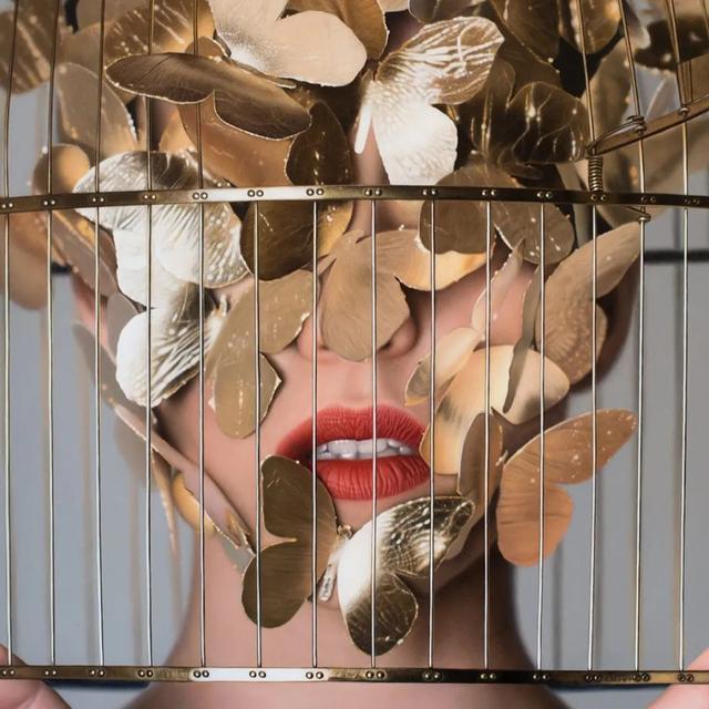 美女超“变态”写实技法，画少女人体很逼真！冷军看了都汗颜