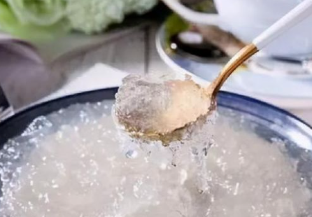一女子诈骗数十亿,买千万游艇打60万美体针,被抓后:这辈子值了
