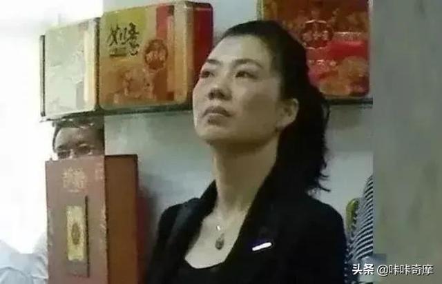 美女贪官邓洁落马记:敛财700万,与丈夫一同落网