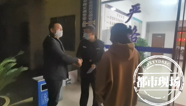 17岁湖北女孩疑似被骗,离家千里要去浙江见网友,父亲急疯了