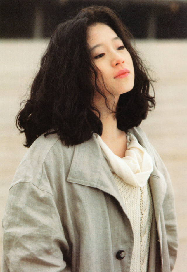 被称为“易碎感美女”，中森明菜的复古昭和风，放现在也是美到翻