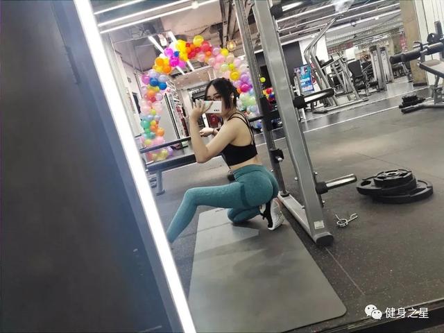 健身的女生有多美？这位95后小姐姐的身材，也太辣了