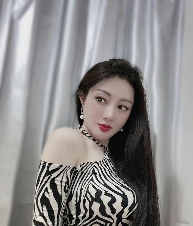 Hot美女写真图片杂集，有你喜欢的类型吗？