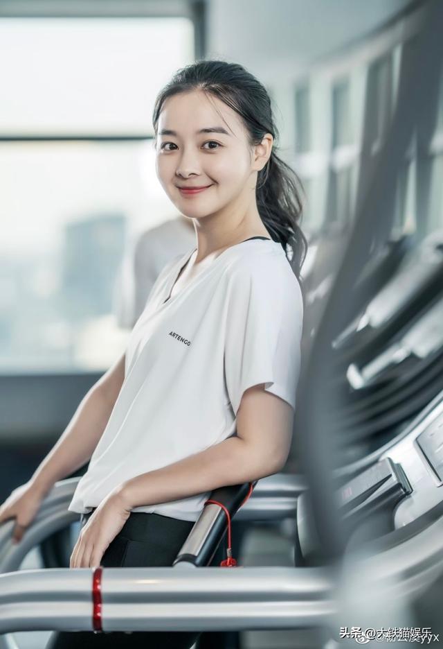 《女人不哭》16年，演员近况差距大，女二变脸认不出，小配角红了