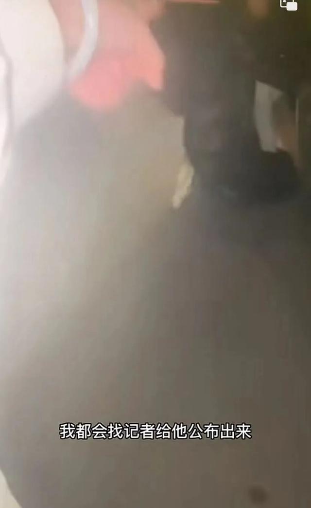 叶婷疑似精神失常：脱裤子，扇耳光，跪下哭喊！她究竟怎么了？