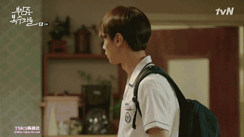 开播就9.0，这是一部用「演技」撑起来的逗逼复仇剧