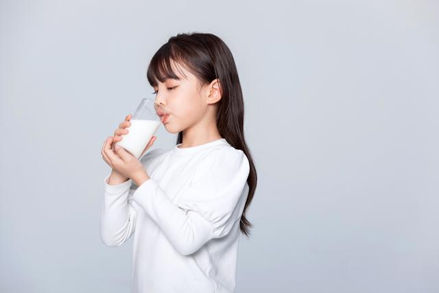 女儿10岁前，妈妈要教会孩子青春期的常识，否则会坑了娃