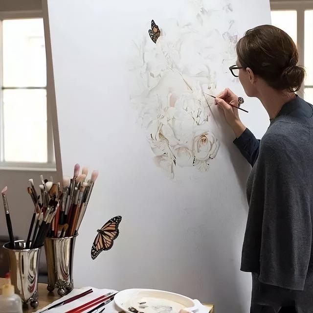 美女超“变态”写实技法，画少女人体很逼真！冷军看了都汗颜