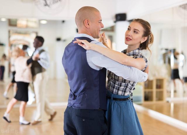 交谊舞，居然成了有些中年男人勾搭女人的工具，3点原因说明