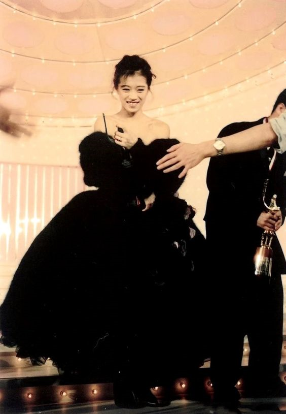 被称为“易碎感美女”，中森明菜的复古昭和风，放现在也是美到翻