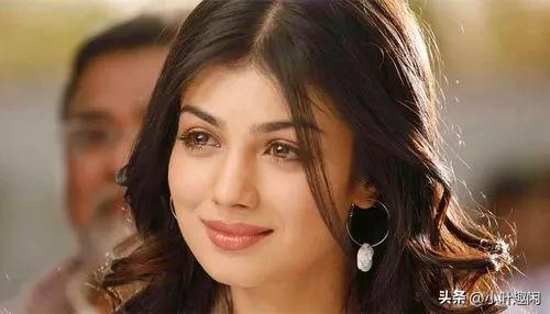 印度混血儿美女，风情万种，妩媚迷人