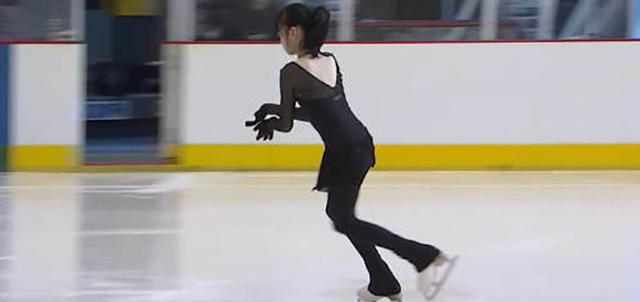 花滑少女张笑尘,中国最年轻花滑运动员,肯坚持就会有梦想
