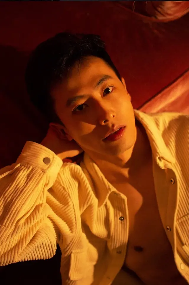 重庆小奶受写真照流出，冰肌玉骨的模样惹人爱