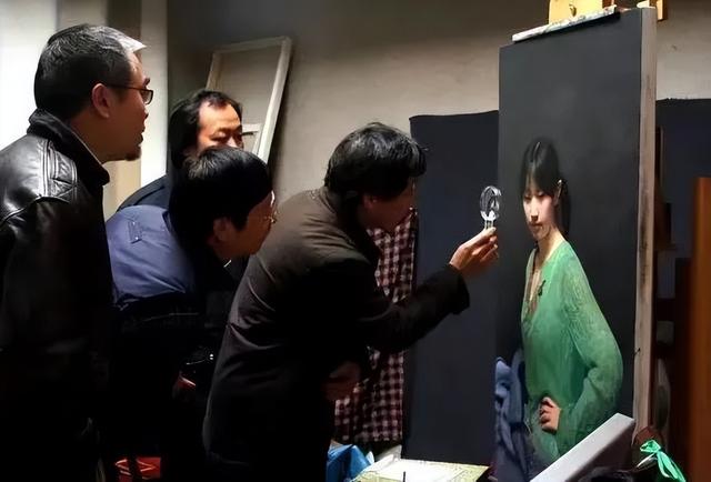 美女超“变态”写实技法，画少女人体很逼真！冷军看了都汗颜