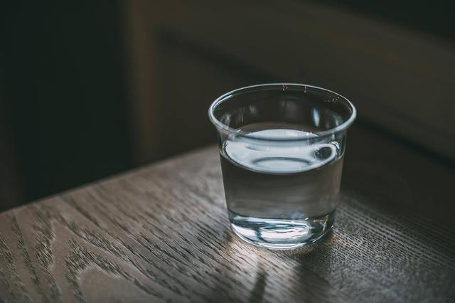 平时一本正经，但搞笑起来却不含糊的狮子女，古灵精怪惹人爱