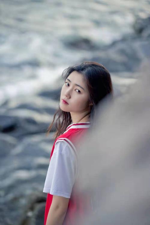 18岁女大学生为维持高额开销不惜出卖身体，男友曝光女孩不知羞耻