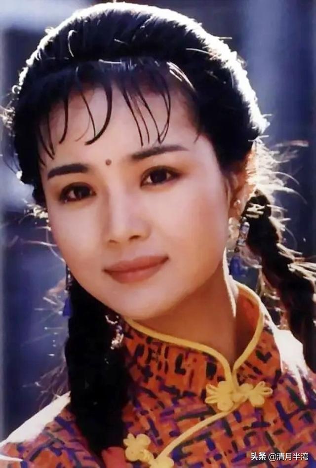 好山好水出美人，9位江南古典美女，肤如凝脂，一个赛一个漂亮