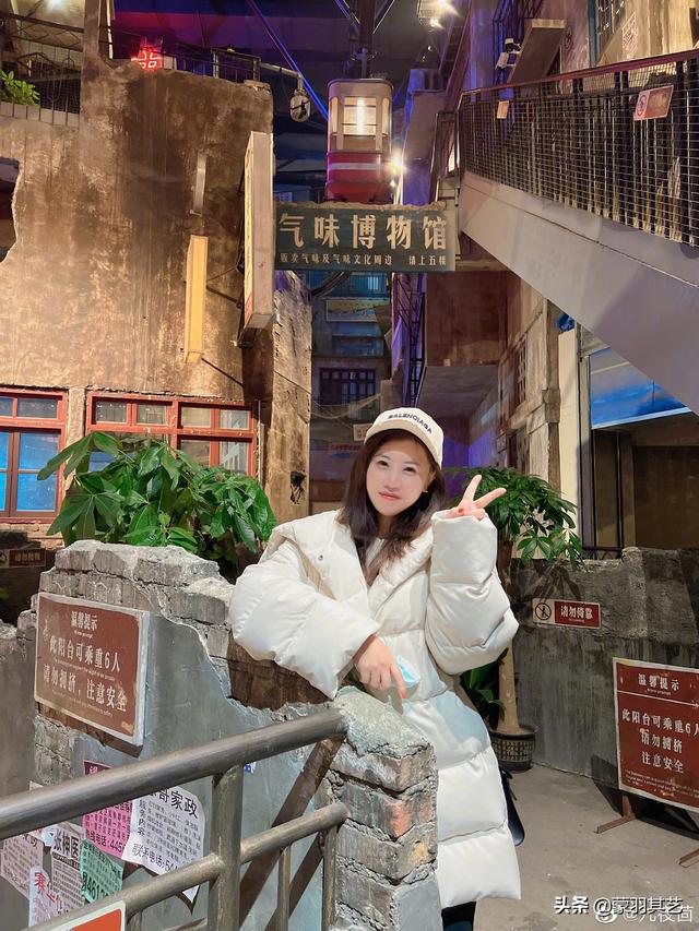 匆匆那年：美女作家九夜茴成名记，和她大亨老公张小波的花边往事
