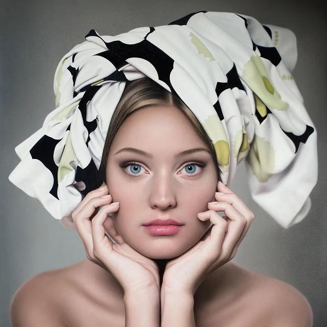 美女超“变态”写实技法，画少女人体很逼真！冷军看了都汗颜