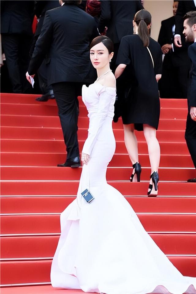 杨幂的胸，许晴的臀，秦岚的身材，这几位中年女星谁能顶得住？