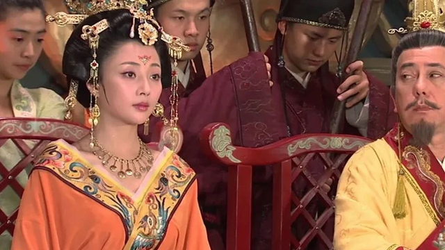 杨幂的胸，许晴的臀，秦岚的身材，这几位中年女星谁能顶得住？