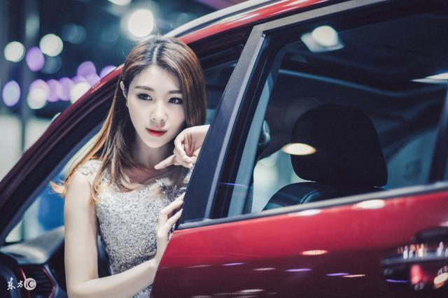 小说:美女看小伙杀羊,小伙以为她会害怕,不料她竟夸他手法专业