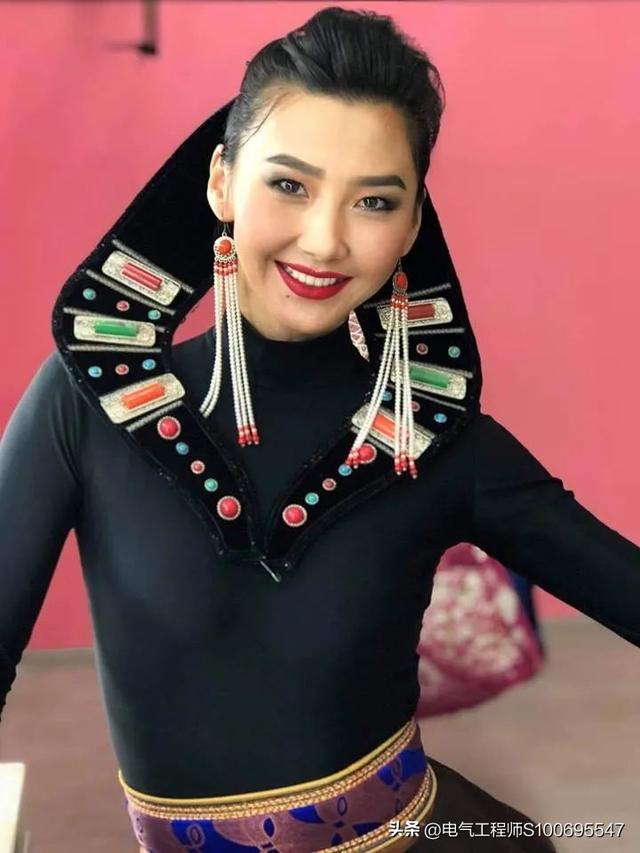 蒙古国最美女舞蹈家满都海